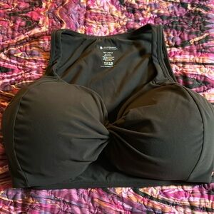 Buffbunny Twisted Curve sports bra